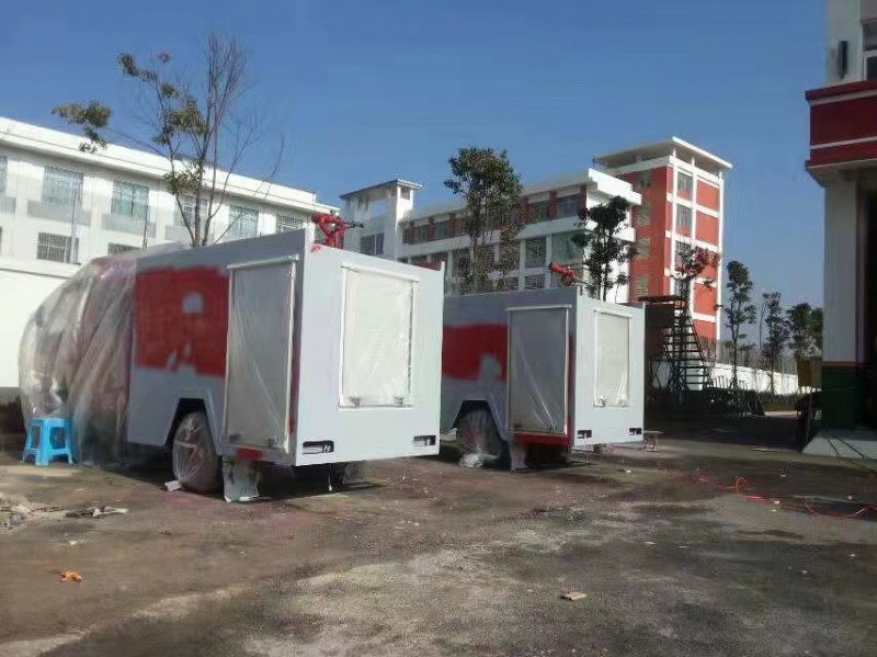 我 公司给云南昭通乡镇消防队维修翻新消防车辆
