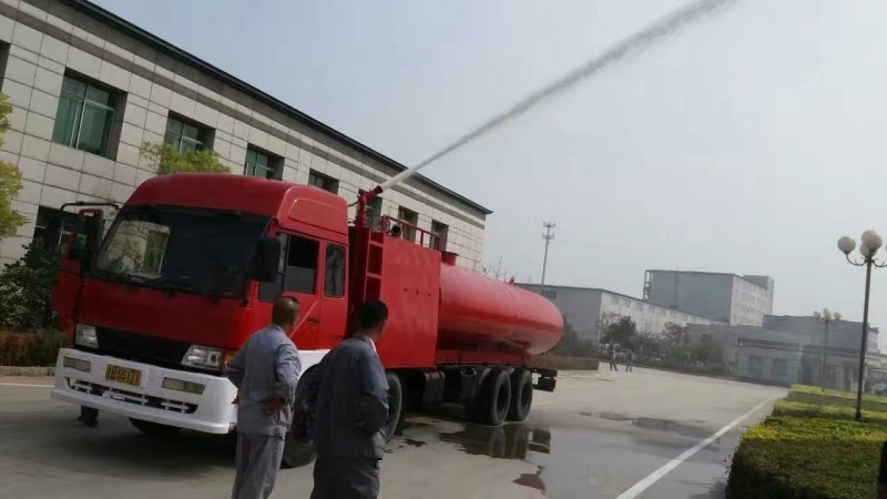 枣庄我公司给营口化工厂改装消防上装系统